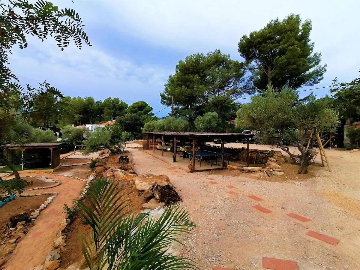Arche De Noe Atypique, Boheme , Nature, Piscine Chauffee De Paques A Toussaint , Spa , Sauna , Loisirs Le Beausset Guest house