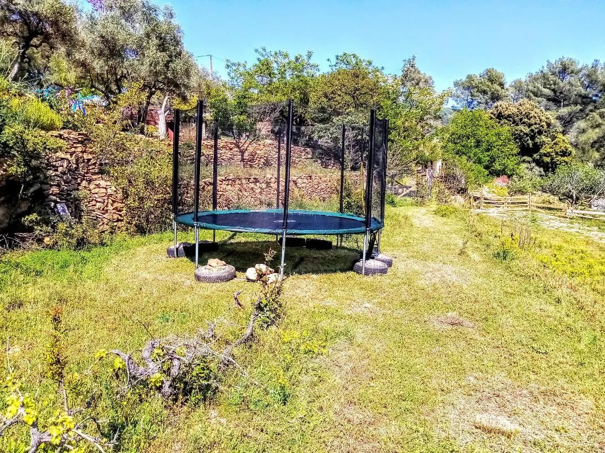 Arche De Noe Atypique, Boheme , Nature, Piscine Chauffee De Paques A Toussaint , Spa , Sauna , Loisirs Le Beausset Guest house